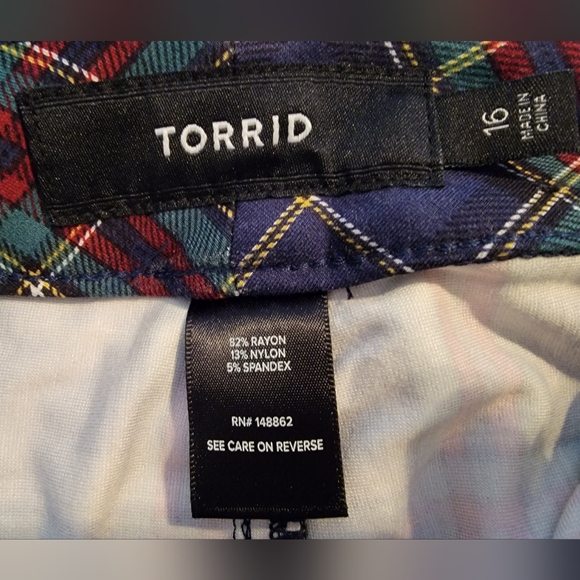 Torrid Plaid Pixie Capri - Picture 8 of 8